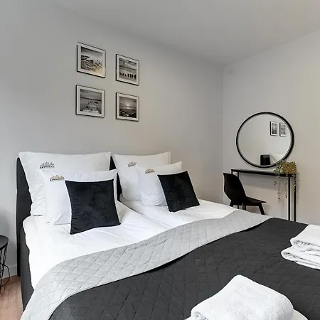 Morska Bryza By Downtown Apartments Puck Exterior photo
